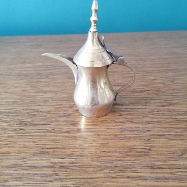 vintage arab sárgaréz kávéfőző antik darab egyedi közel-kelet yupie