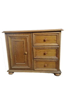 Tölgy komód három fiókkal és egy ajtóval, bútor, yupie