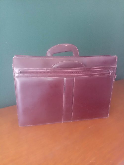 barba bőr aktatáska elegáns egyedi üzletember ajándék jó választás tárgyalás yupie.app