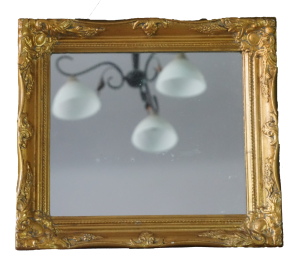 Blondel keretes kis tükör – elegáns dekoratív fali tükör klasszikus stílusban