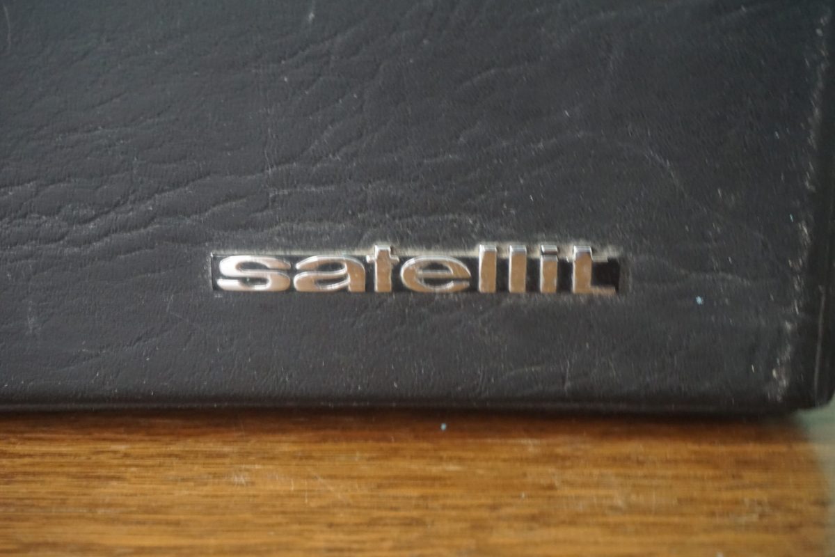 Grundig Satellit 3400 rádió, elektronika, yupie