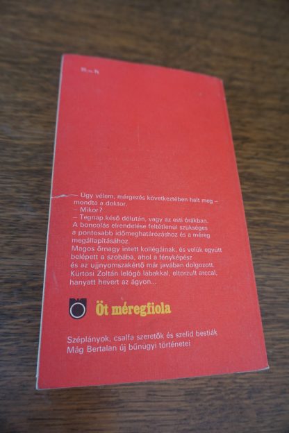 Mág Bertalan Öt méregfiola, könyvek, yupie