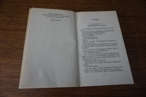 Sandra Wilkinson Agyhalál, könyvek, yupie