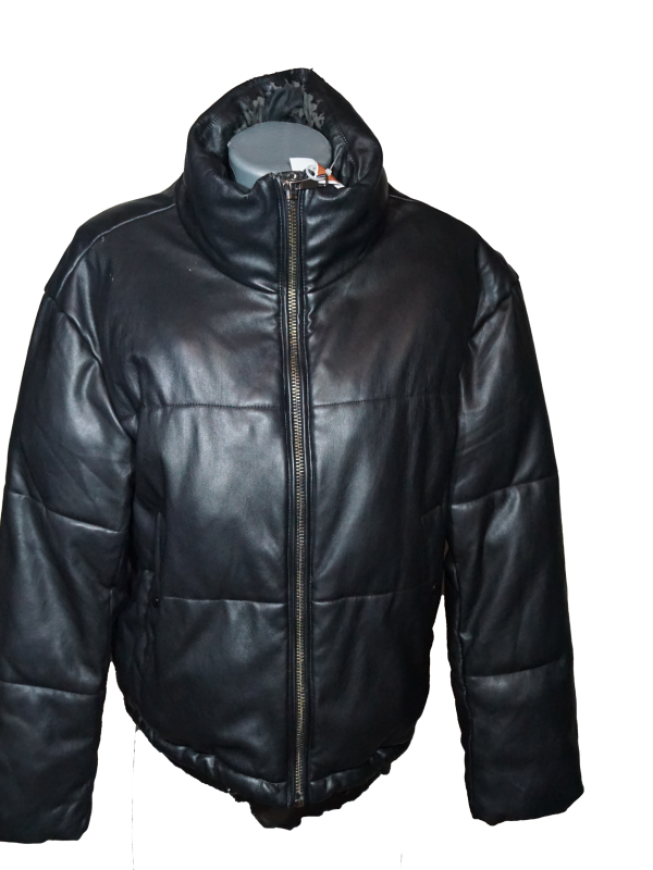 Pull & Bear fekete puffdzseki, kabátok, női kabátok, yupie