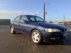 Opel Vectra B 1.6 1997 sedan, 263000 km, működő projekt autó
