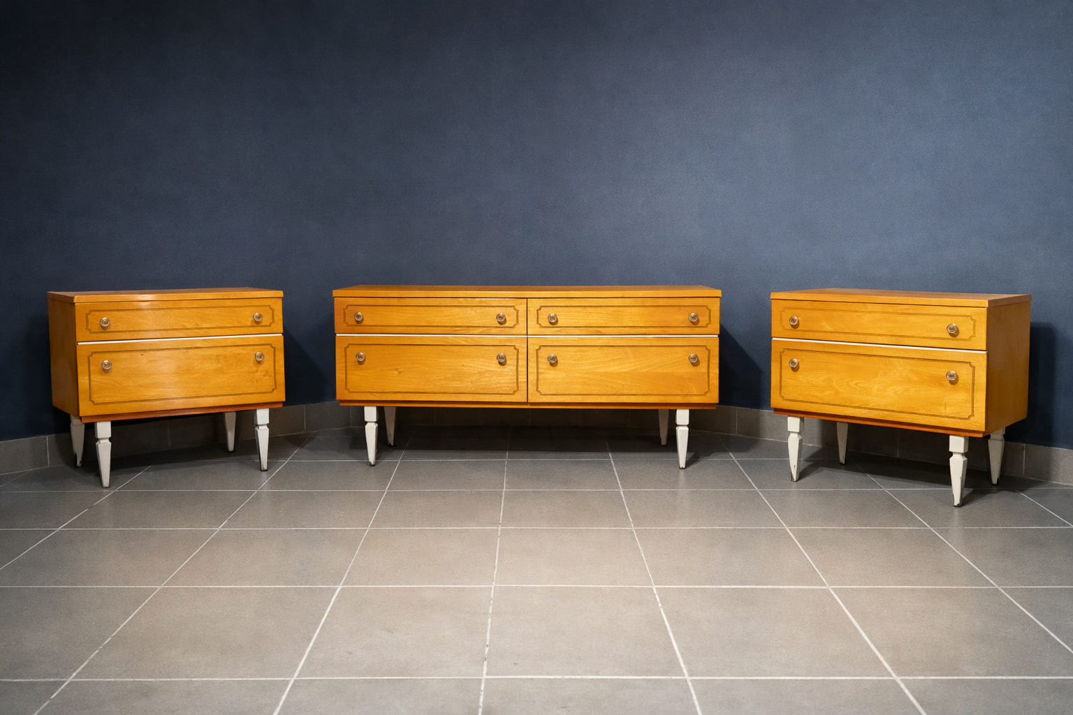 Sárga mid-century komód szett 3 részes vintage bútor, kúpos lábakkal