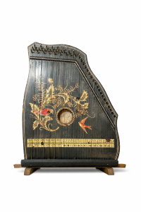 Vintage magyar citera kézzel festett madár és virág motívumokkal