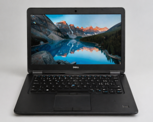 Dell Latitude E7450 laptop i7-5600U 8GB RAM üzleti notebook elölről