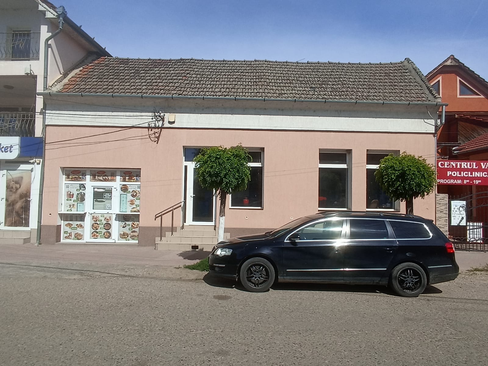 Kereskedelmi lakóingatlan Valea lui Mihai - homlokzat Eladó kereskedelmi és lakóingatlan Valea lui Mihaiban - külső nézet