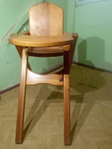 Masszív tömörfa gyermek etetőszék összecsukható kivitelben