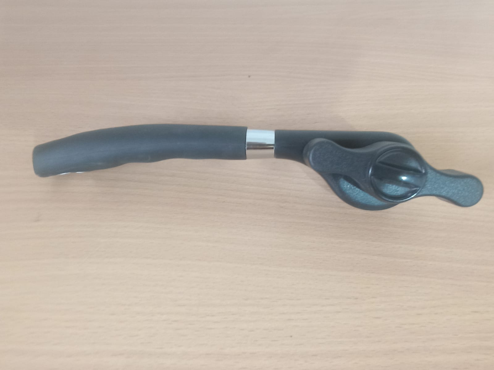 Konzervnyitó Konzervnyitó ergonomikus fekete markolattal