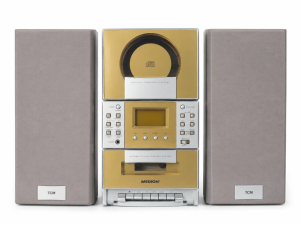 MEDION MD4096 mikro hifi torony két hangfallal fehér háttéren