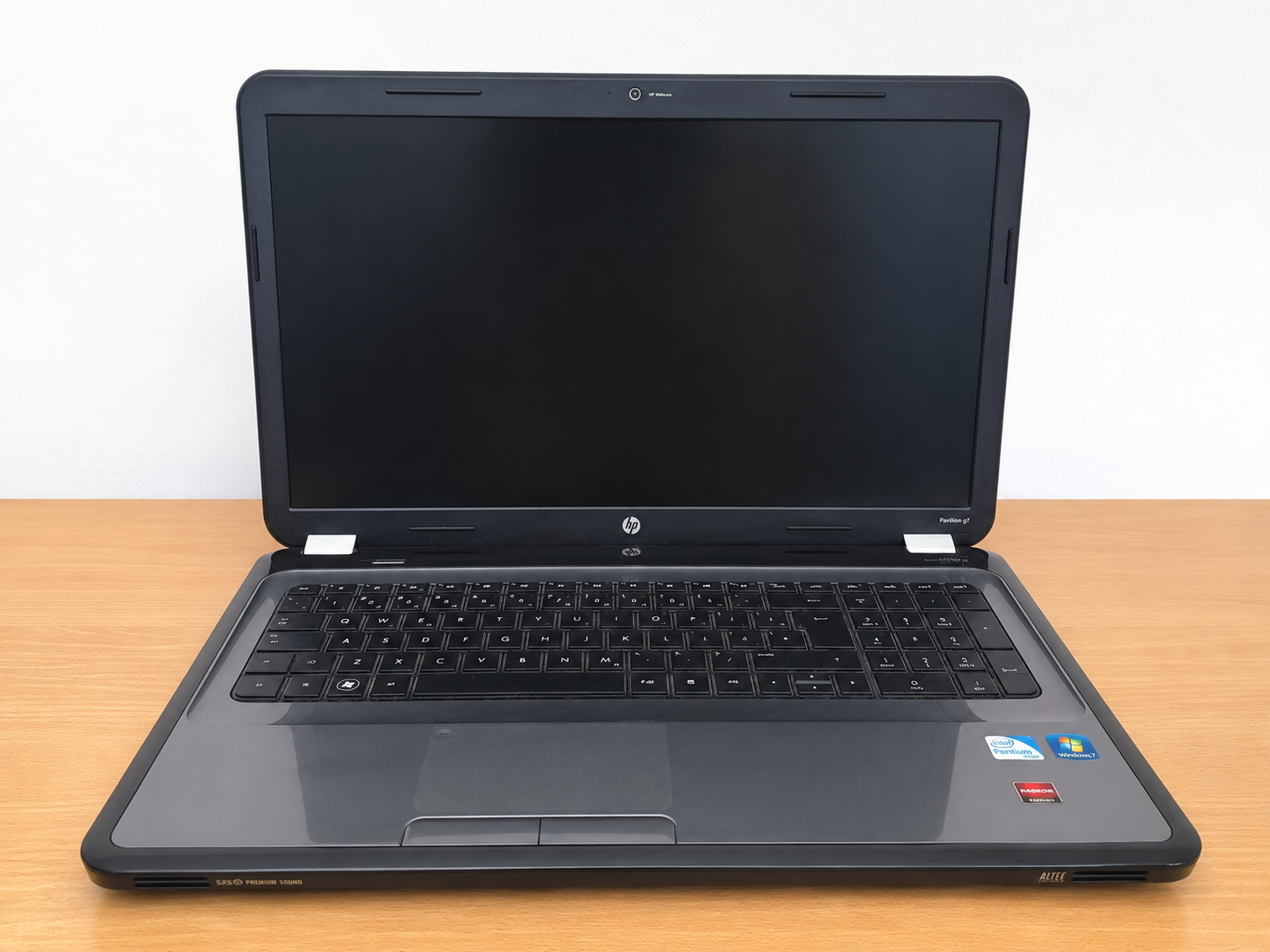 HP Pavilion g7 laptop 17,3" Intel Pentium AMD Radeon HP Pavilion g7 17,3 hüvelykes használt laptop Intel Pentium processzorral és AMD Radeon grafikával