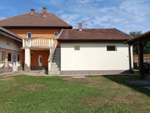 Eladó emeletes családi villa Érmihályfalván 233 m² lakótérrel és 733 m² telekkel
