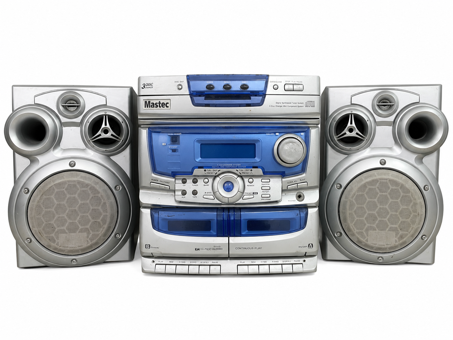 Mastec 50189 B mini Hi-Fi rendszer két hangfallal, fehér háttéren