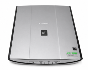 Canon CanoScan LiDE 90 lapolvasó ezüst színben fehér háttéren