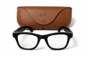Ray-Ban Meta Wayfarer okosszemüveg eredeti barna töltőtokkal